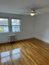 38 Byron St, Unit #2 in Wakefield, MA - Foto de edificio - Building Photo