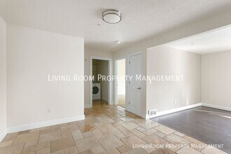 7442 S Virginia Ave in Portland, OR - Building Photo - Building Photo