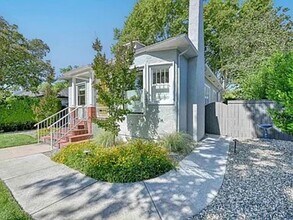 104 Earl Ave in Roseville, CA - Building Photo - Building Photo