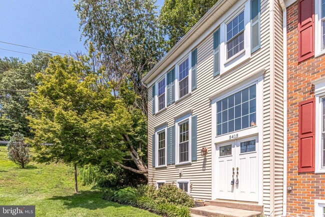 property at 5415 Helm Ct