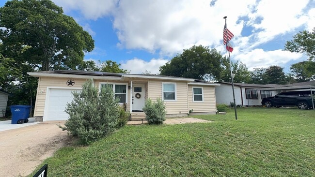 property at 911 Leonhard St