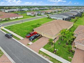 2616 Vine Ave in Naples, FL - Building Photo - Building Photo