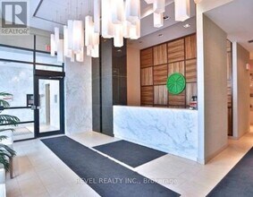 5740-5740 Yonge St in Toronto, ON - Building Photo - Building Photo