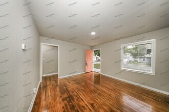 5206 N Beaver Ave in Bethany, OK - Building Photo - Building Photo