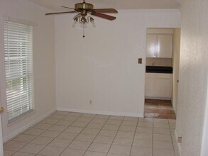 9412 N Creek Dr in Austin, TX - Building Photo - Building Photo