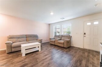 1145 Meadow Sparrow Pl in Henderson, NV - Building Photo - Building Photo