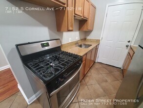 7152 S Cornell Ave-Unit -7152-1W in Chicago, IL - Building Photo - Building Photo