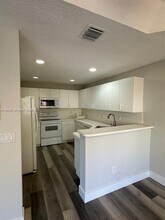 11557 NW 51st Ln in Doral, FL - Building Photo - Building Photo