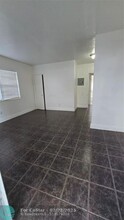 1012 NW 2nd Ave-Unit -4 in Hallandale Beach, FL - Building Photo - Building Photo