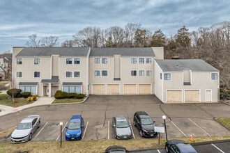 Mews in Branford, CT - Foto de edificio - Building Photo