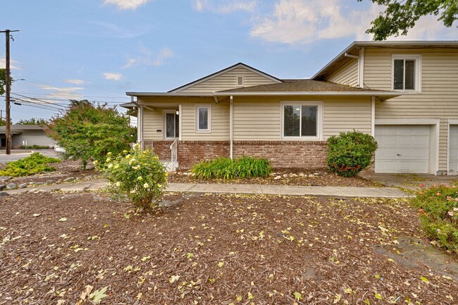 property at 5400-5402 Folsom Blvd
