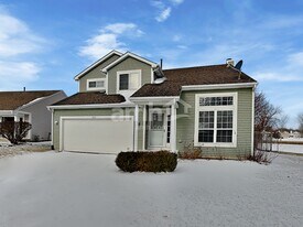 301 Harvest Gate in Lake In The Hills, IL - Building Photo