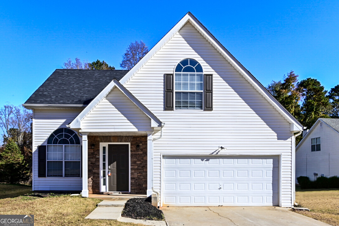 1438 Pebble Ridge Ln in Hampton, GA - Building Photo