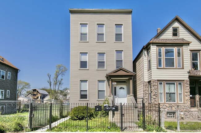 property at 1636 N Spaulding Ave