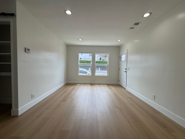 12407 Havelock Ave, Unit 1 in Los Angeles, CA - Building Photo - Building Photo