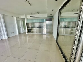 1040 Biscayne Blvd, Unit 3505 in Miami, FL - Building Photo - Building Photo