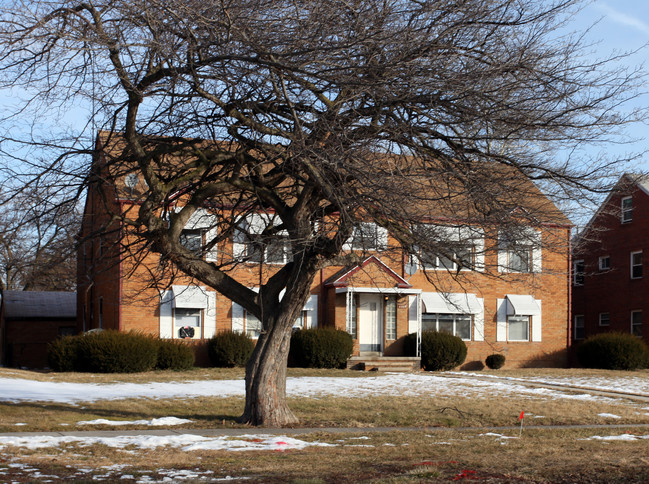 1384 N Cove Blvd in Toledo, OH - Building Photo - Building Photo