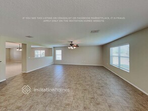 240 Star Shell Dr in Apollo Beach, FL - Foto de edificio - Building Photo