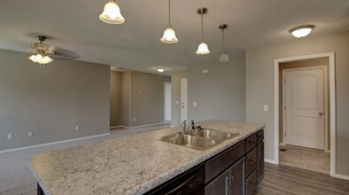 5517 Yew St W in Springfield, MO - Building Photo - Building Photo