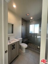 5644 Riverton Ave-Unit -B in Los Angeles, CA - Building Photo - Building Photo