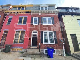 16 East Ave in Hagerstown, MD - Building Photo