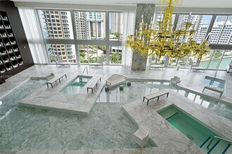 475 Brickell Ave, Unit 810 in Miami, FL - Building Photo - Building Photo