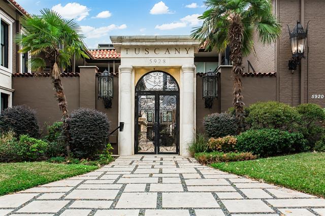 5904 Sandhurst Ln in Dallas, TX - Building Photo