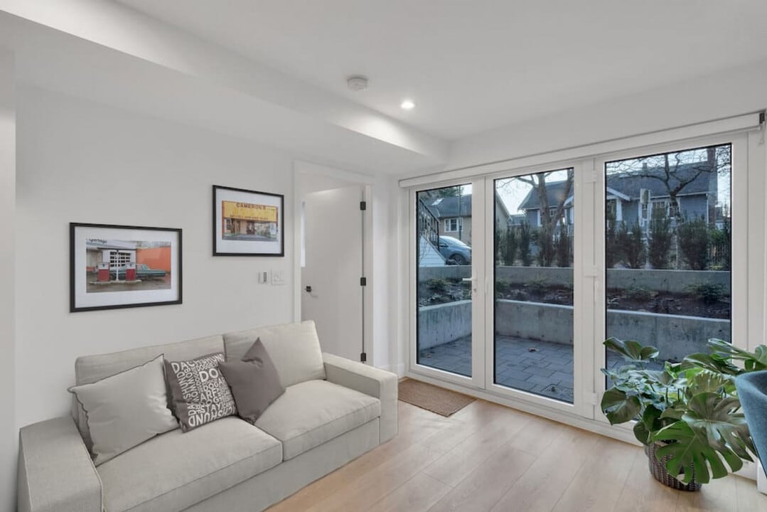78 W 14th Ave in Vancouver, BC - Building Photo