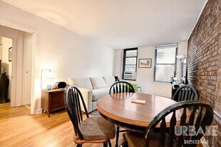 35 Grove St in New York, NY - Building Photo