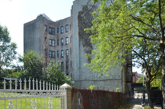 1490 Crotona Park E in Bronx, NY - Building Photo - Building Photo