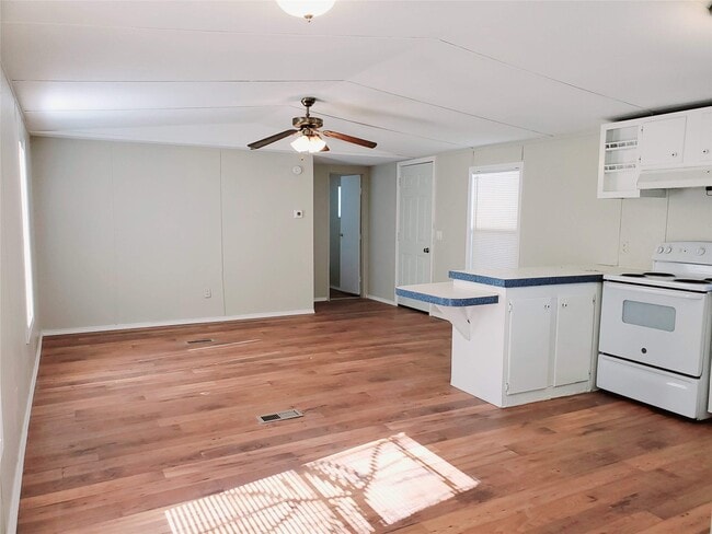 property at 401 S Woodson St