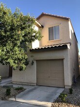 6005 Secret Island Dr in Las Vegas, NV - Building Photo - Building Photo