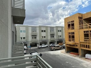 1180 Blossom Point St in Las Vegas, NV - Building Photo - Building Photo