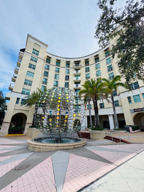 610 Clematis St in West Palm Beach, FL - Foto de edificio - Building Photo