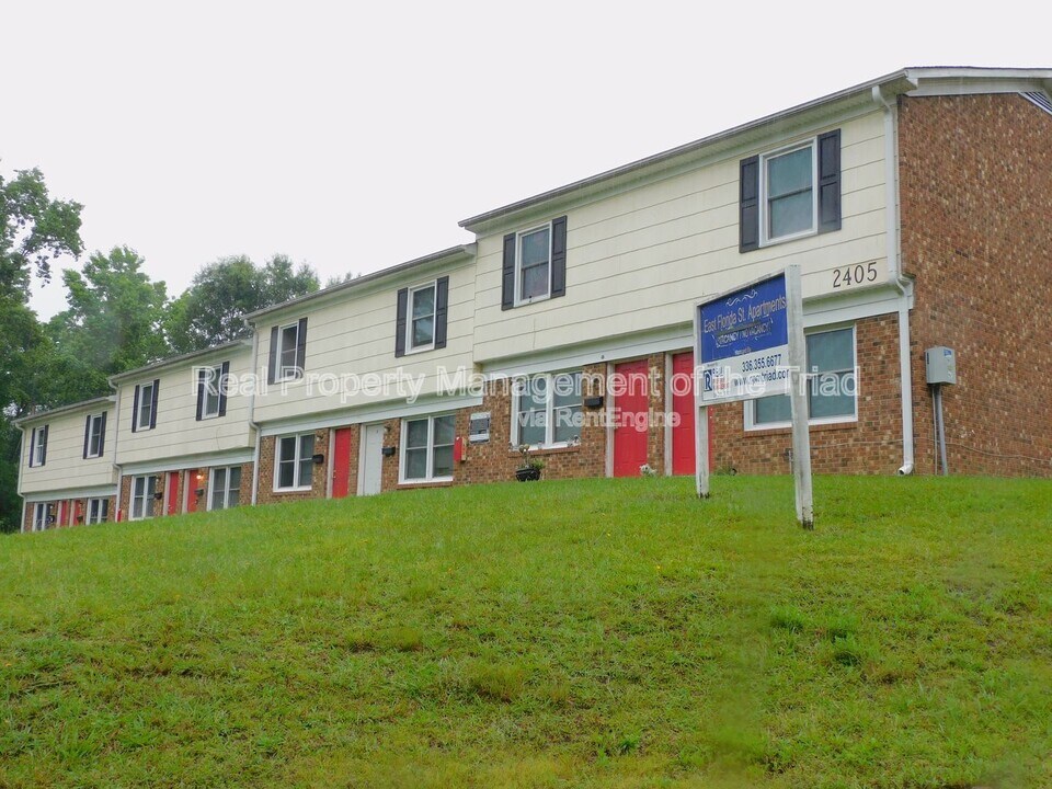 2405 E Florida St in Greensboro, NC - Building Photo