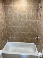 1160 NE 111th St, Unit B in Miami, FL - Building Photo - Building Photo