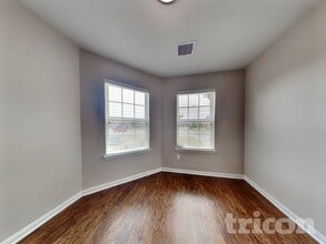 2402 Regatta Ln in Texas City, TX - Foto de edificio - Building Photo