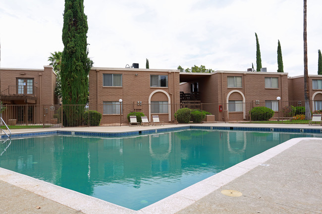 Campbell Ranch on Roger in Tucson, AZ - Foto de edificio - Building Photo