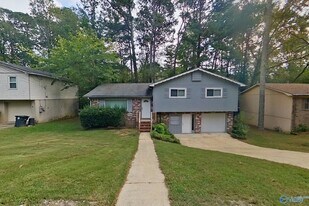 5169 Beacon Dr in Irondale, AL - Building Photo
