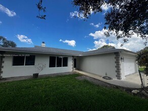 1590 SW 139th Ave in Davie, FL - Building Photo - Building Photo