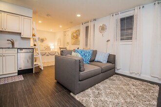 49 Hancock St, Unit 102 in Boston, MA - Foto de edificio - Building Photo