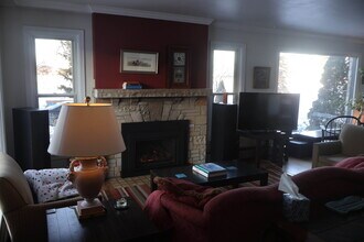 637 S Shore Dr in Madison, WI - Building Photo - Building Photo