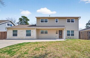 2010 Spillers Ln in Houston, TX - Building Photo