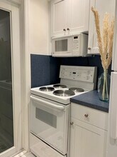 255 Sunrise Dr in Key Biscayne, FL - Building Photo - Building Photo