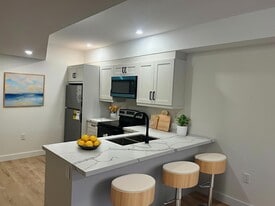 153 Mary St in Barrie, ON - Building Photo