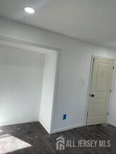 22 Sine Rd in Edison, NJ - Building Photo - Building Photo