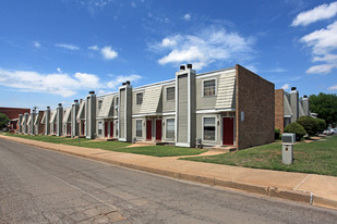 Maple 500 Apartments in Stillwater, OK - Building Photo