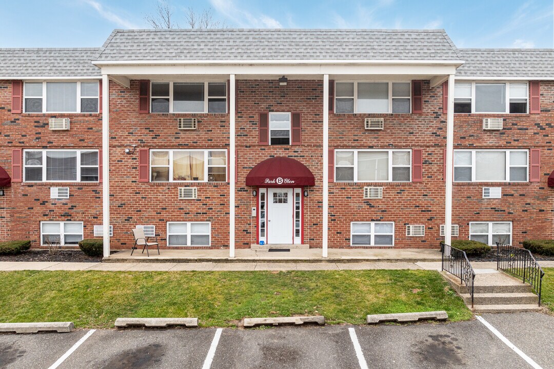 Park Glen Apartments in Clifton Heights, PA - Foto de edificio