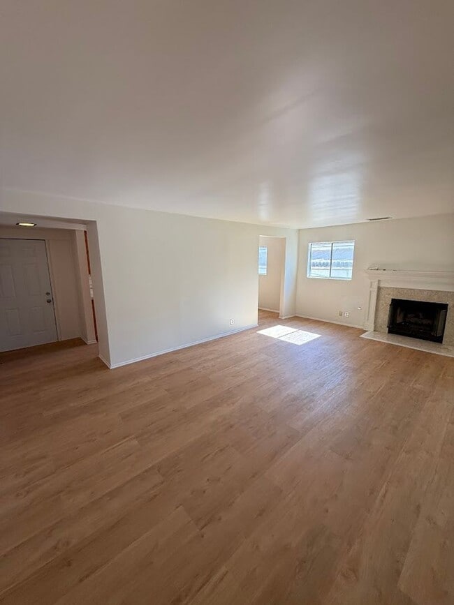 16063 Osborne St in Los Angeles, CA - Building Photo - Building Photo