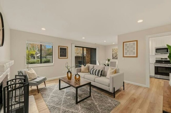 property at 3401 La Terrace Cir